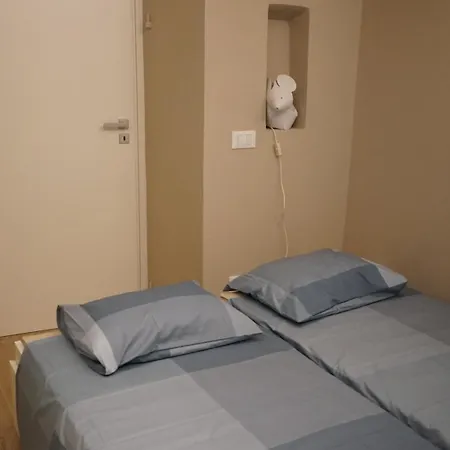 Walls Center 아파트