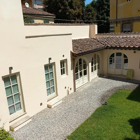 Walls Center 아파트