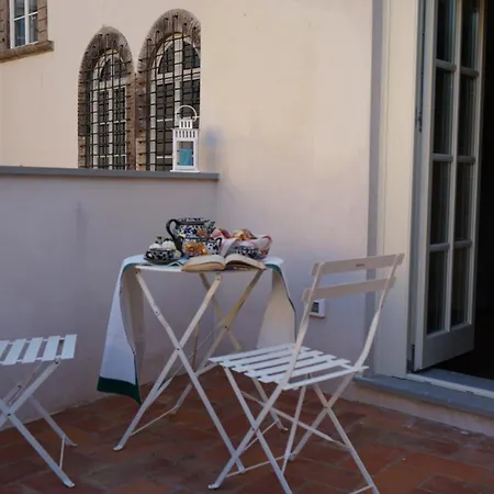 Walls Center 아파트 루카