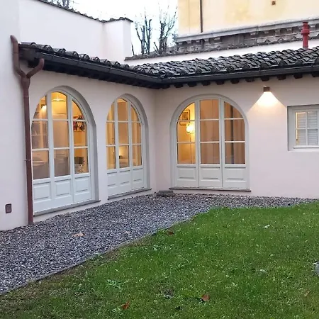 아파트 Walls Center