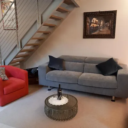 Walls Center 아파트